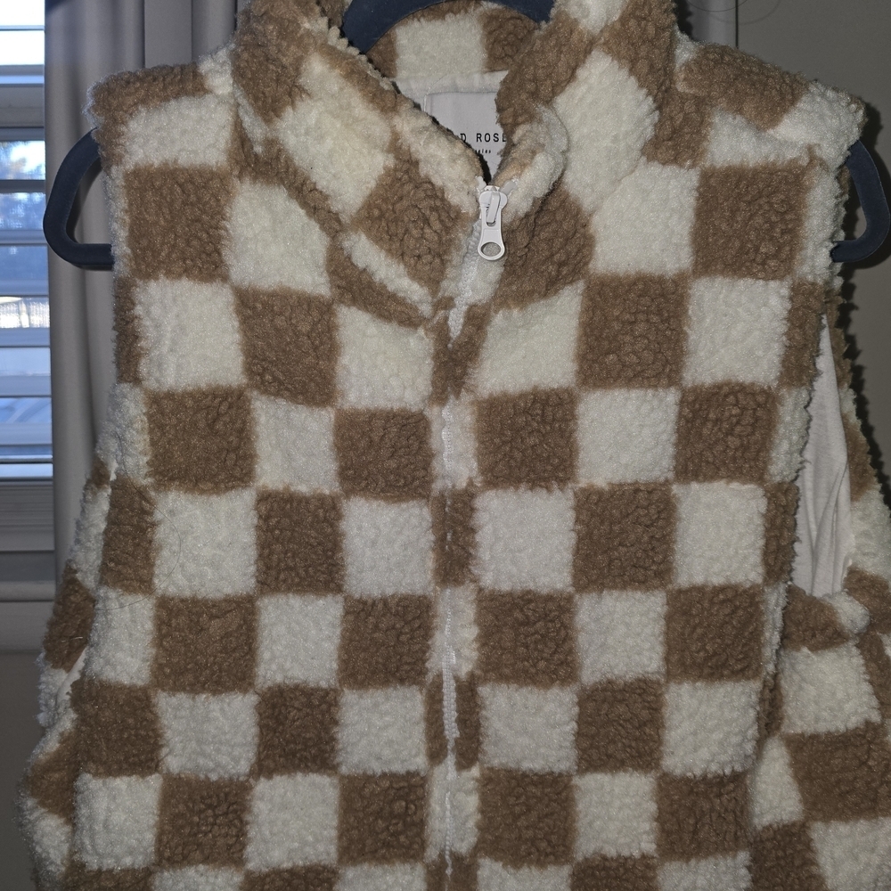 Wild Rose Fuzzy Vest in Brown and Cream - Picture 4 of 12